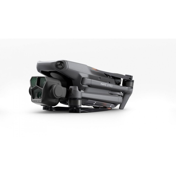 Dron DJI Mavic 3 Pro Fly More Combo + DJI RC - 3 baterije Dron DJI Mavic 3 Pro Fly More Combo + DJI RC - 3 baterije